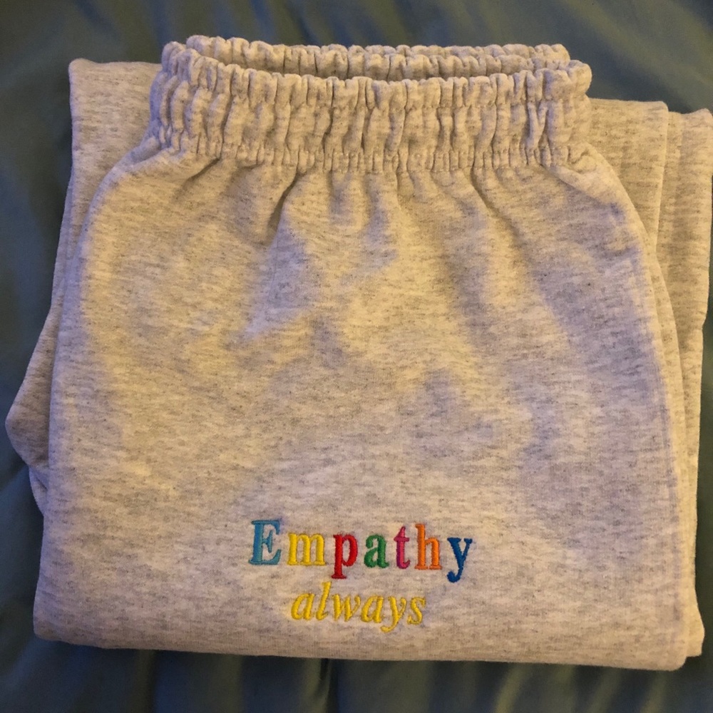 Mayfair Group “Empathy” sweatpants sweatshirt SET - Picture 4 of 6